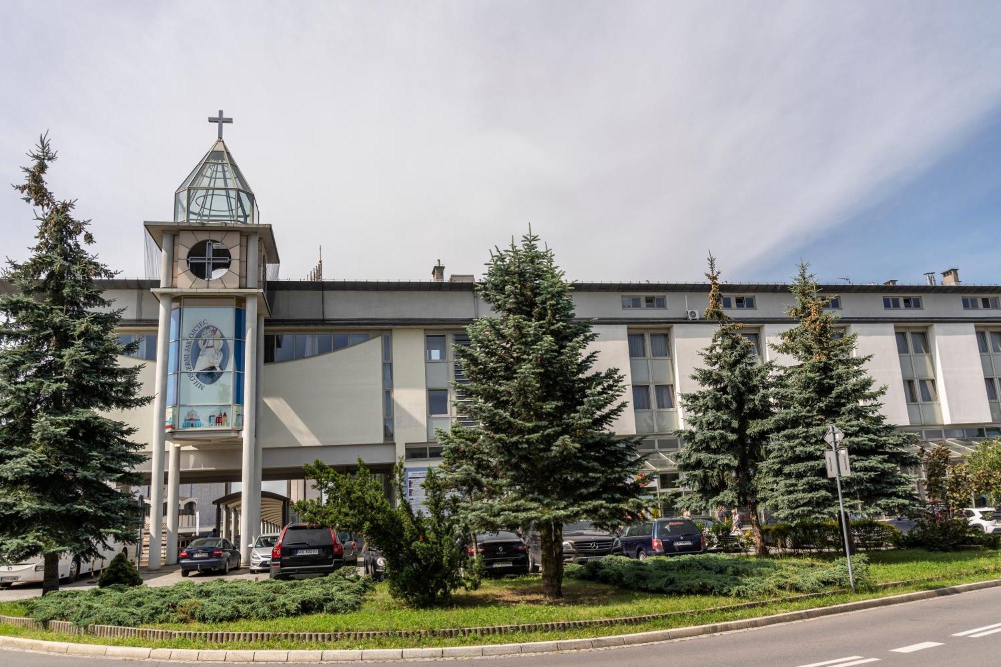 Pastoral Lodge At The Sanctuary Of The Divine Mercy Krakow Exterior photo
